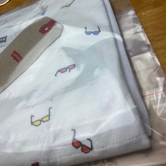 👓Levi's®Sunglasses Print Perfect Pocket Tee👓 SzS - Picture 4 of 6